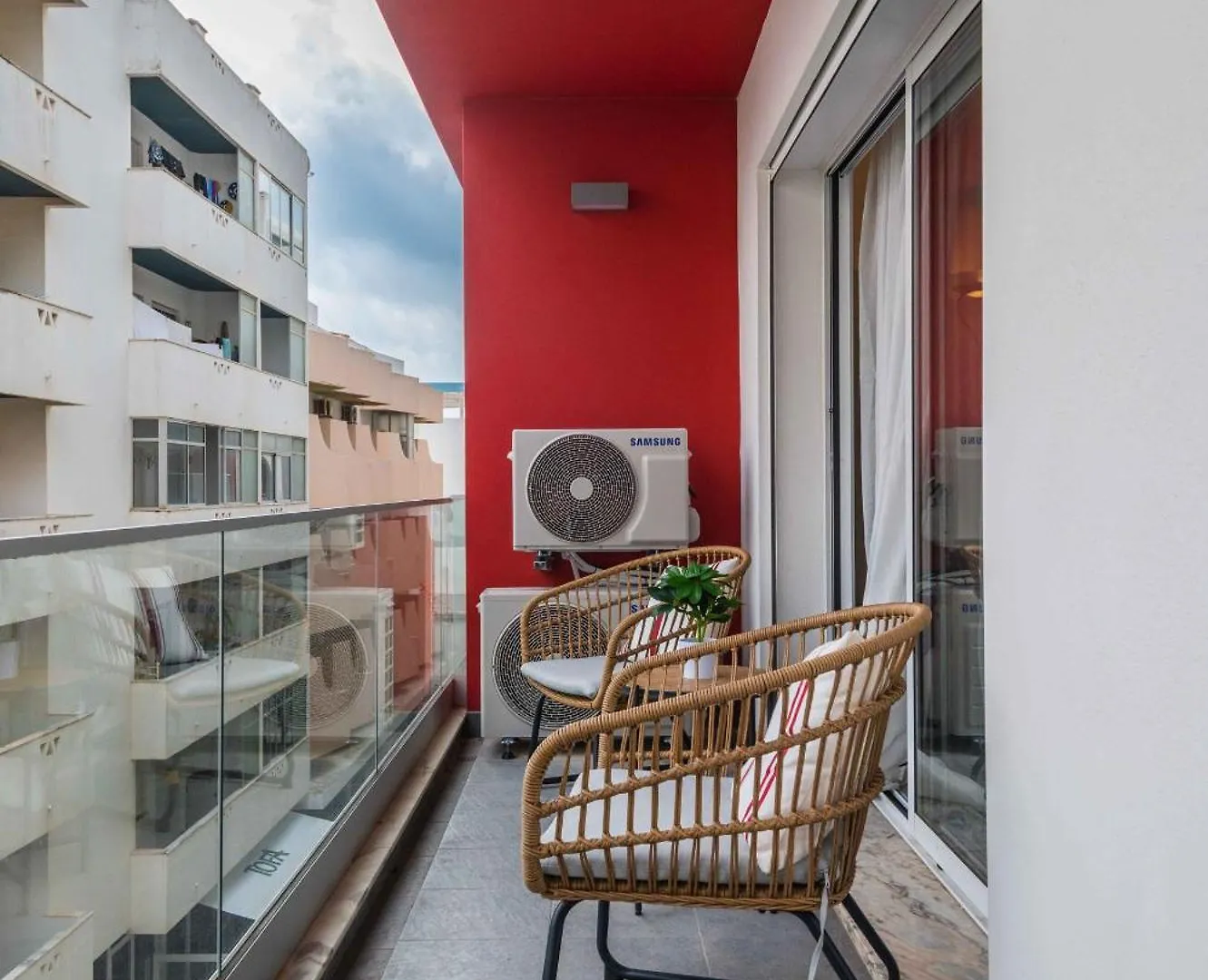 Caravelas 2-Bedroom Apartment With Pool - 50M From The Beach Armacao de Pera